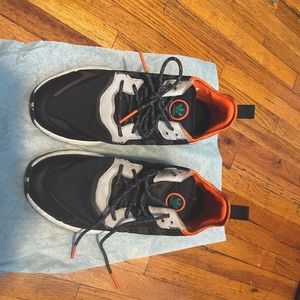 Adidas size 10 men’s night jogger